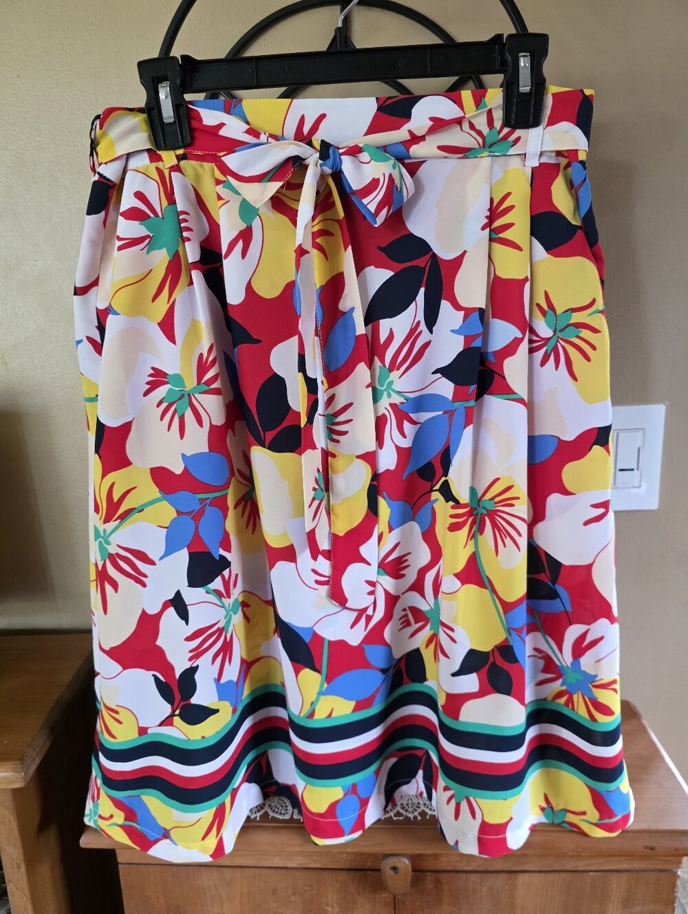 Tommy Hilfiger Vibrant Floral Belted A-Line Midi Lightweight Flowy Skirt Size L